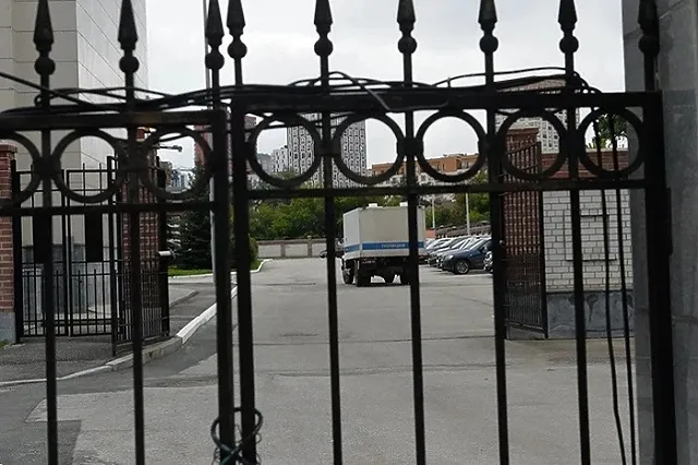 Судью военного суда задержали за стрельбу после ссоры с таксистом в Москве