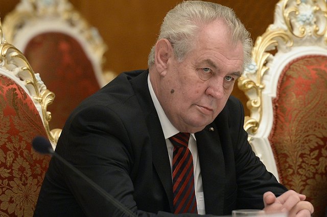 В правительстве Чехии задумались об отказе оплачивать визит Земана в Москву