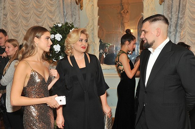 Рэпер Баста заплатит за оскорбление Децла 50 тысяч рублей