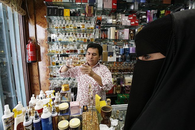 Организатором производства контрафактной парфюмерии в Ижевске может быть депутат