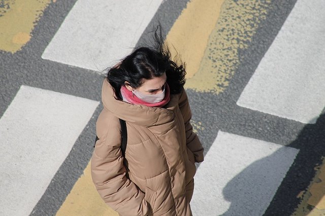 Назван смертельно опасный симптом коронавируса, касающийся молодых людей