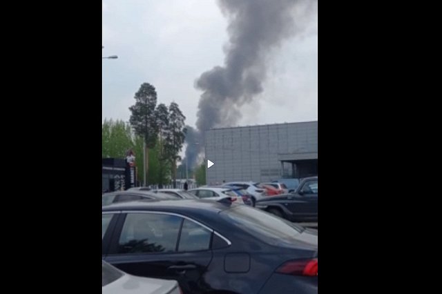 В Екатеринбурге загорелась квартира в многоэтажке