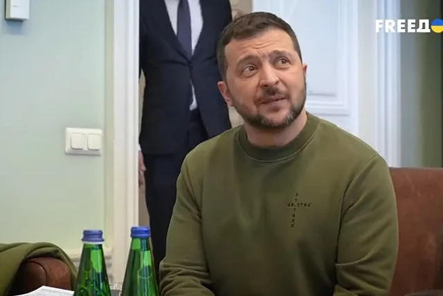 Зеленский припугнул Запад, что без его денег пенсионеры на Украине умрут от голода