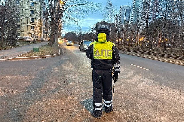 Свердловская Госавтоинспекция выпустила экстренное предупреждение из-за снегопада