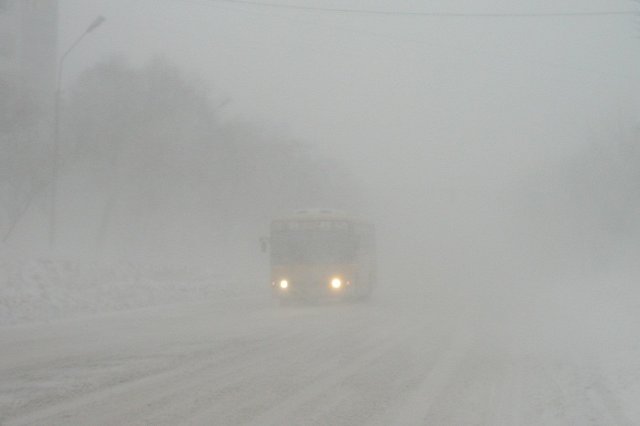 В Калмыкии сдуло в кювет пассажирский автобус