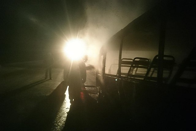 Туристы из Екатеринбурга едва не сгорели в автобусе на трассе Магнитогорск — Уфа