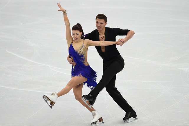 Россия вышла на третье место в командном турнире по фигурному катанию