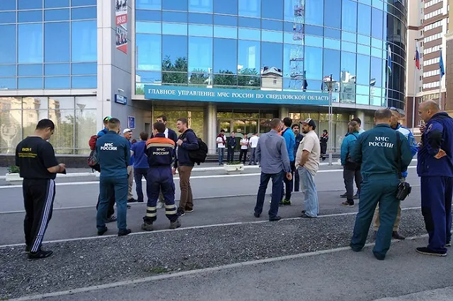 Командира уральских спасателей уволили вопреки желанию коллектива