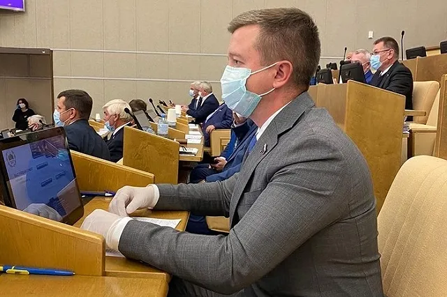 Аферисты взломали соцсеть свердловского депутата Госдумы. Они просят деньги на лечение его сына