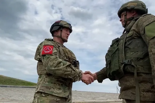 «Пригодится на фронте в качестве командующего». Участники СВО призвали генерала Лапина вернуться