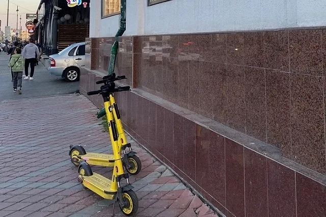 В центре Екатеринбурга ограничат скорость электросамокатов и запретят их парковать