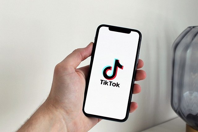 Уральская ученица сломала челюсть, пытаясь повторить тренд из TikTok