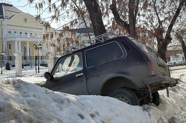 Парковка во дворе может обернуться уголовным делом