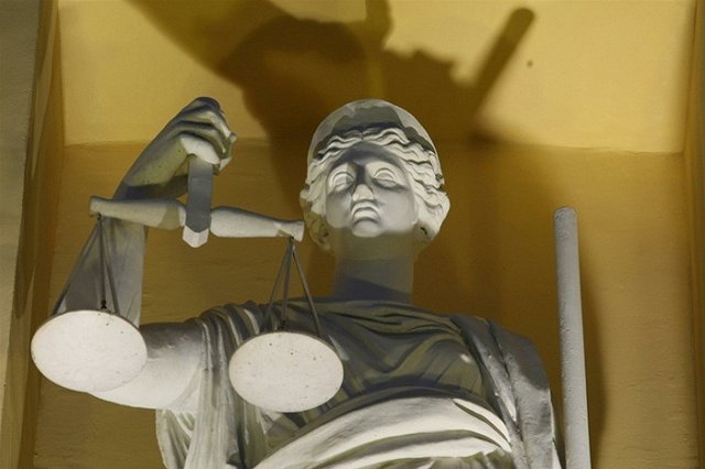 Суд в США приговорил россиянина к двум годам тюрьмы за кибермошенничество