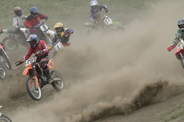 Зрелищные прыжки и море адреналина: в Арамиле прошёл финал Кубка по мотокроссу