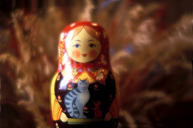 Причиной задержки рейса с олимпийцами назвали гигантскую матрешку