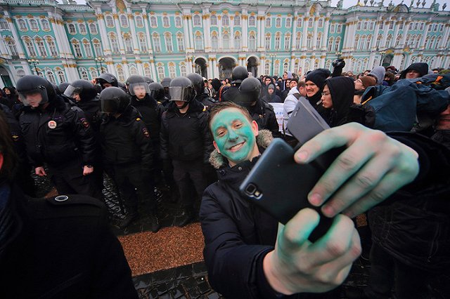 Песков ответил ABC News на вопрос о Навальном и собственности Медведева