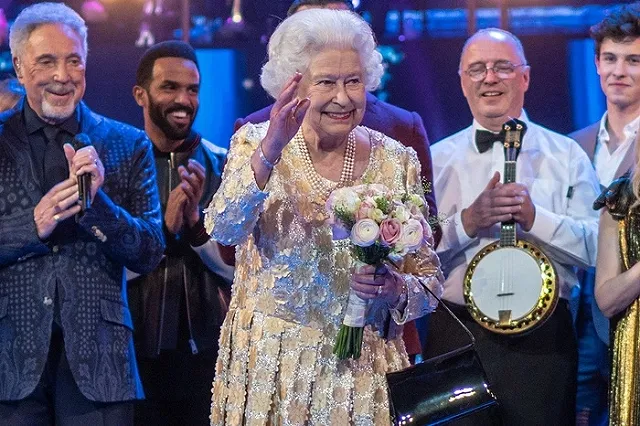 Елизавета II отметила официальный 95-й день рождения