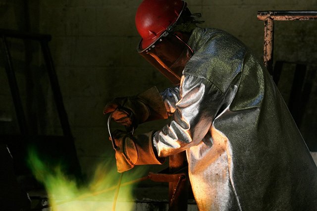 В Нижнем Тагиле металлурга уволили за танцы на рабочем месте