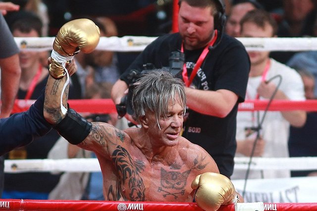 Микки Рурк приедет в Екатеринбург ради бокса