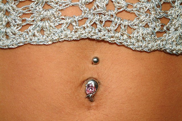 В Северной Корее запретили пирсинг и западную одежду