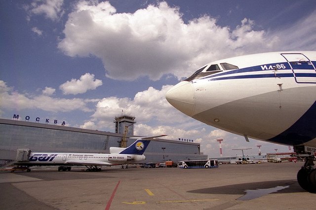 Во Внуково задержали обещавшего взорвать самолет шутника