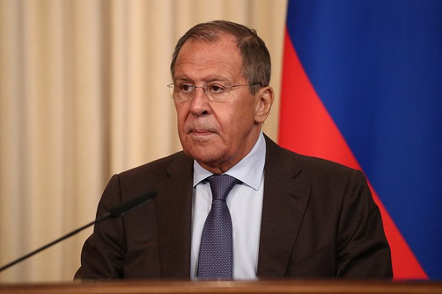 Лавров предложил возобновить авиасообщение с Грузией