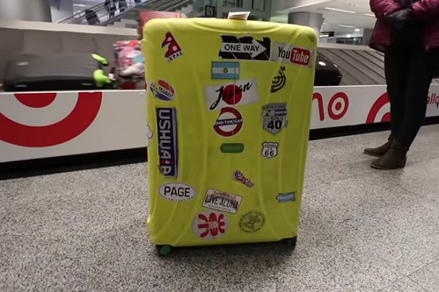 Пассажир рейса в Сочи рассказал о «снятом пассажире» в Кольцово