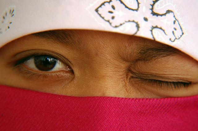 Брак с несколькими женщинами поддерживает каждый десятый россиянин