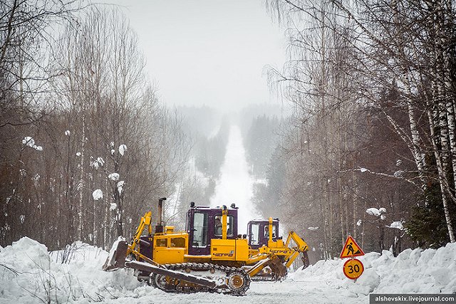 Депутат Госдумы поделился версией ремонта дороги до Серебрянки