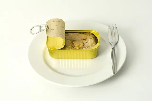 Названа польза рыбных консервов