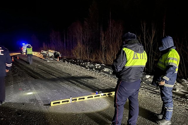 На свердловской трассе водитель устроил смертельное ДТП, вывернув на встречку