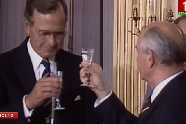 «Не хотим делать вид». США в 90-х не скрывали, что время вражды с Россией не закончилось