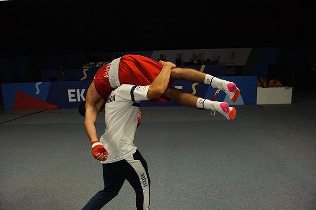 Волонтеров в Деревне Международного фестиваля университетского спорта кормят по повышенным нормам