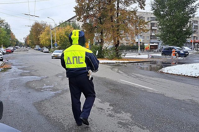 На екатеринбургских дорогах заменят разметку