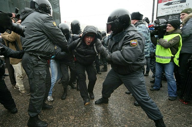 Десантники трех стран отработают под Новороссийском подавление Майдана