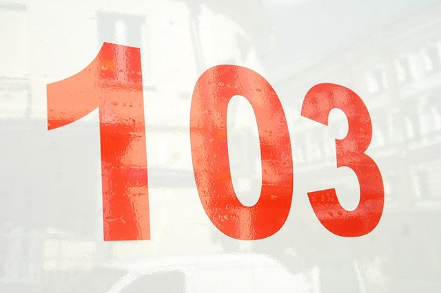 В Москве медики отказались донести до автомобиля умирающего пациента