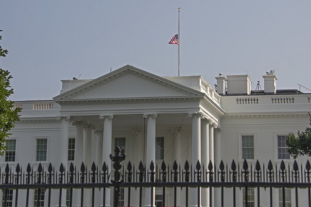 Гроб сенатора Маккейна понесет российский оппозиционер