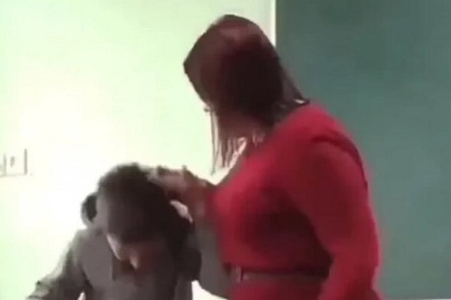 Учителя, ударившего во время урока школьника, отстранили от занятий