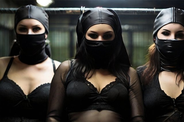 «Перегибают палку». Известный адвокат — о рейдах полиции по БДСМ-вечеринкам