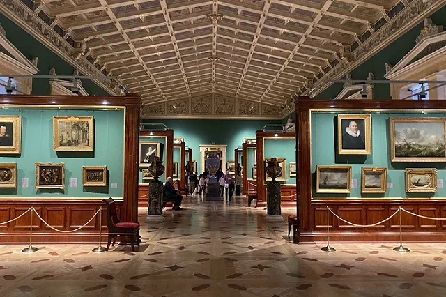 В Екатеринбург привезли шедевры мировой живописи. Этим картинам больше 400 лет. Где посмотреть?