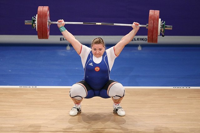 Российские тяжелоатлеты возглавили медальный зачет ЧЕ