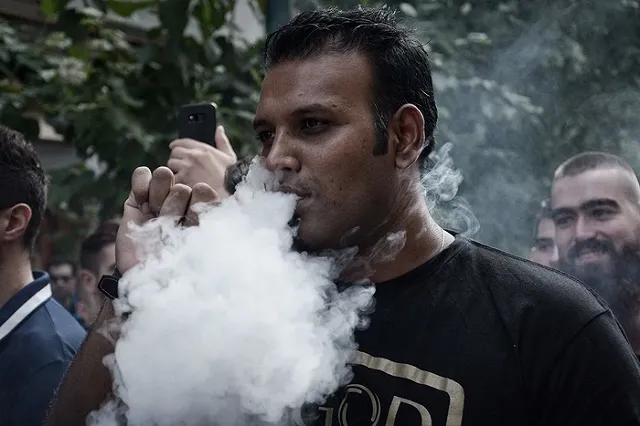 Власти Гонконга планируют запретить электронные сигареты