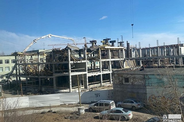 В строящейся школе на Фрезеровщиков обрушилась опалубка перекрытия