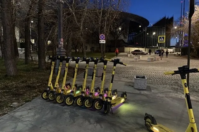 В Екатеринбурге собираются поставить знаки, запрещающие езду на самокатах