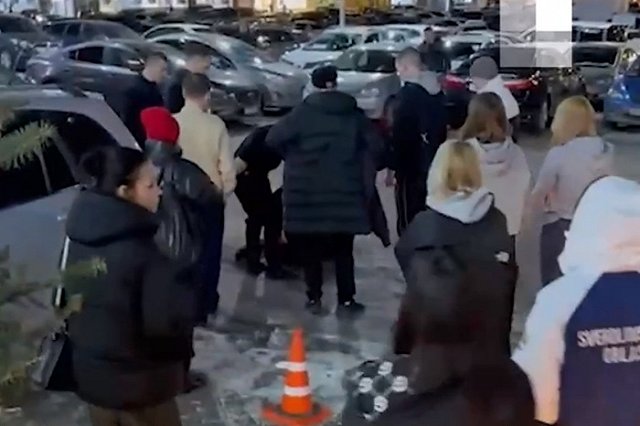 В «Мегаполисе» мужчина напал на девушку из-за разлитого на него напитка