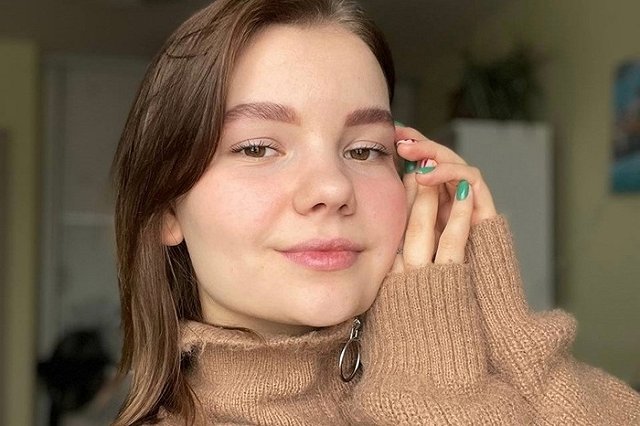 Стюардесса из Екатеринбурга попала в топ самых красивых в России