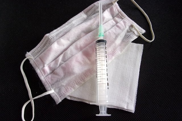 Екатеринбургской семье пришлось самостоятельно лечиться от COVID-19, не дождавшись медпомощи