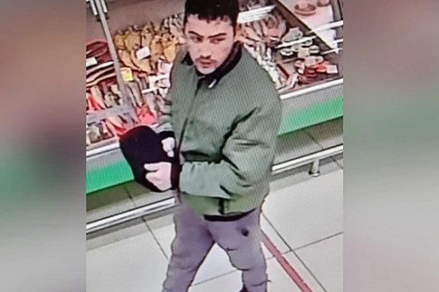 На Сортировке посетитель магазина ударил ножом охранника