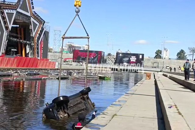 Ворочался во сне: как машина с Плотинки оказалась в воде